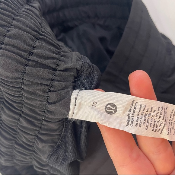 Hotty Hot High Rise Black Shorts (4 inch inseam) - Picture 3 of 3